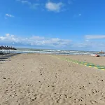 Bral 8 Two-bedroom Beachfront دراس