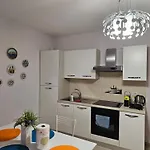 Bral 8 Two-bedroom Beachfront شقة *