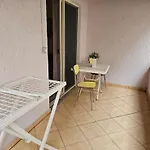 Bral 8 Two-bedroom Beachfront شقة دراس