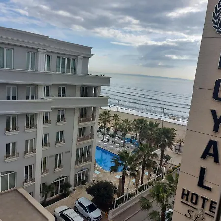 Bral 8 Two-bedroom Beachfront Apartment *