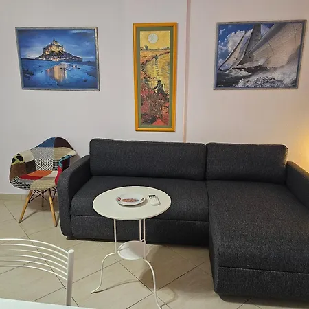 Bral 8 Two-bedroom Beachfront *